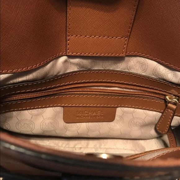 Michael Kors East West Hamilton Satchel in Luggage - Picture 4 of 6